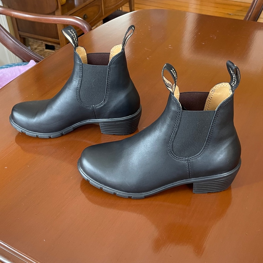 Blundstone Heeled Chelsea Boots